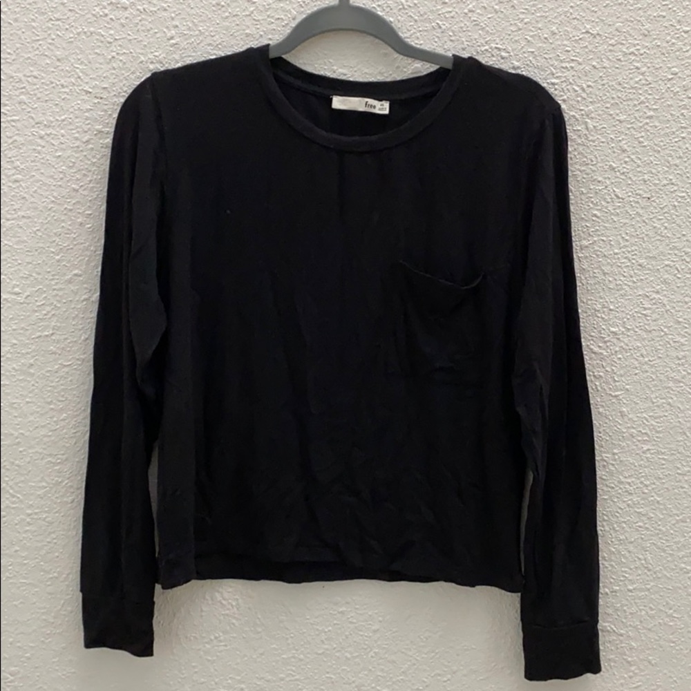 WILFRED FREE | black long sleeve with front pocket